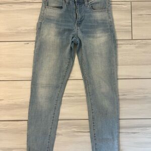 American Eagle Outfitters Light Wash Skinny Jeans